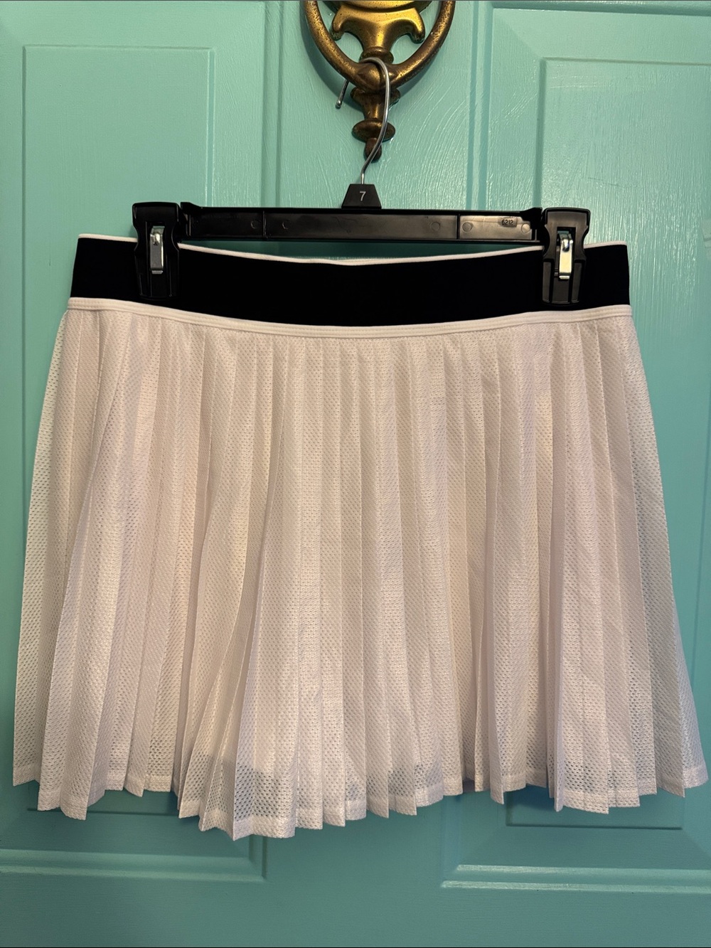 Athleta Pinnacle Skort Women’s M White Pleated Tennis Golf Skirt Shorts